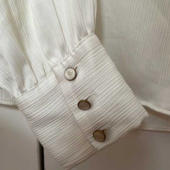 White polyester blouse - Picture 4 of 6